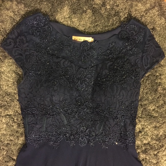 Simple and Elegant long dark blue dress - Picture 5 of 5